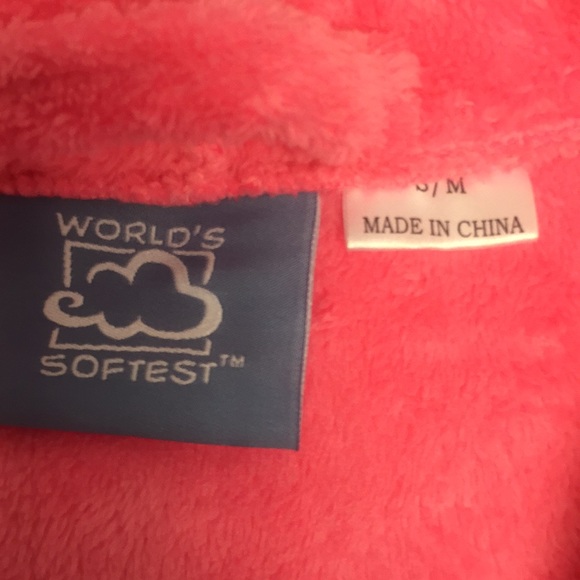 Pink Robe - Picture 2 of 3